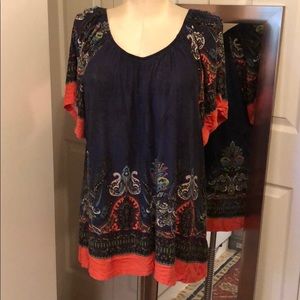 Short sleeve paisley detail tunic